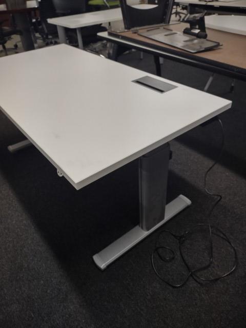 D12170 - Sit-Stand Desks