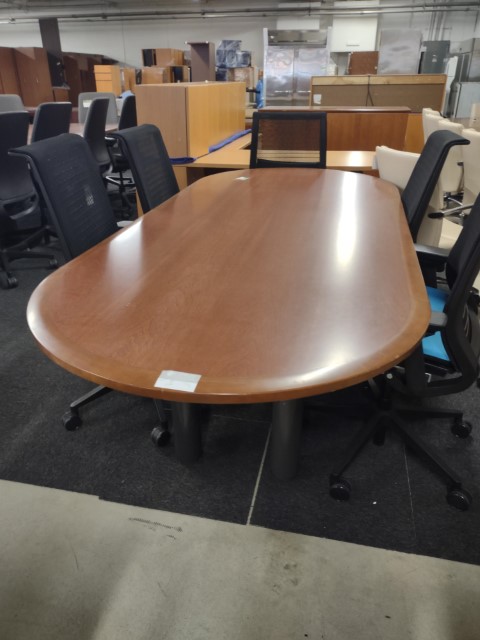 T102 - Knoll Meeting Table